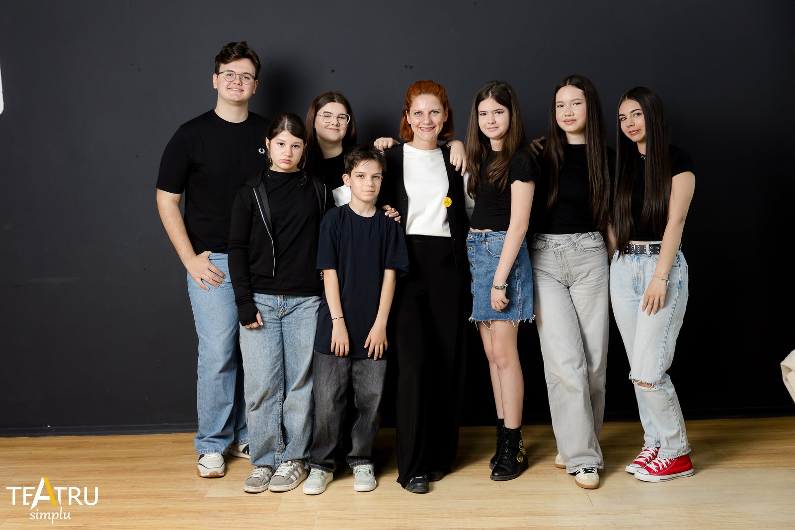 Copii și adolescenți la cursul de teatru Teatru Simplu